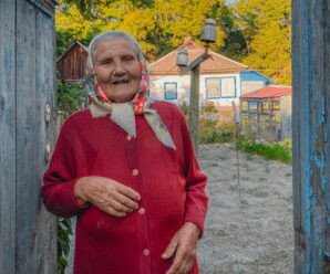 Как 90-летняя бабушка живет одна в Чернобыльской зоне отчуждения