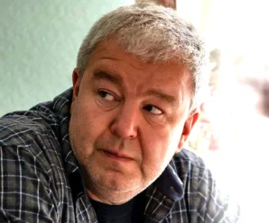 Верный семьянин Александр Робак: известный сын, красавица-жена и звёздные роли актёра
